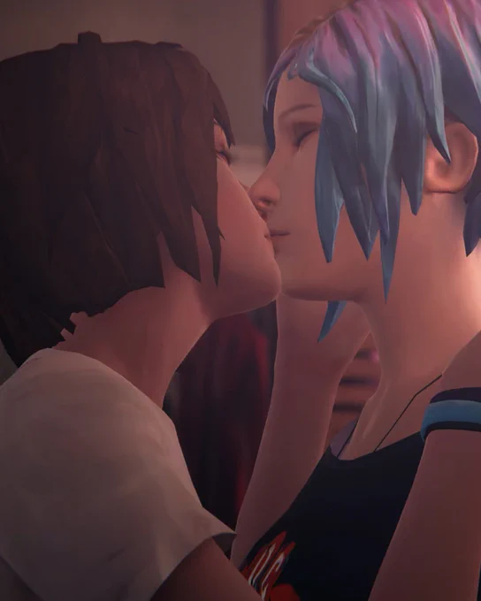 Max and Chloe from Life is Strange 1, kissing in Chloe's room.