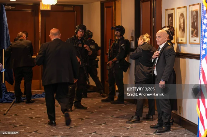 Agents stand guard after an incident at the annual White House Correspondents Association Dinner April 25, 2026 in Washington, DC. According to reports, President Donald Trump, along with other government officials, were evacuated from the Washington Hilton after what sounded like gun fire. (Photo by Andrew Harnik/Gettyimages)
