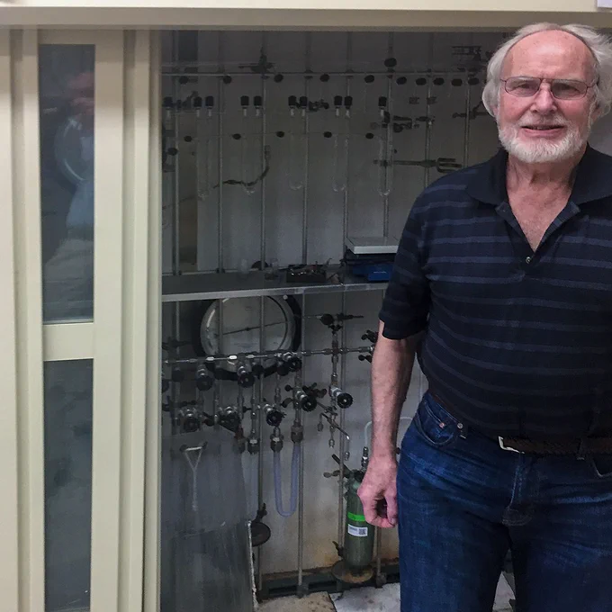 Karl O. Christe in his lab at USC 2017 · photo courtesy Wikimedia Commons/Smokefood