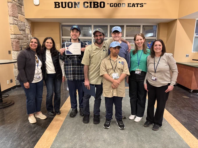Group of horticulture students with instructors and staff members