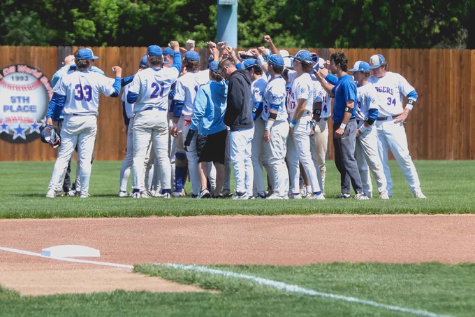 Photo of pregame team huddle