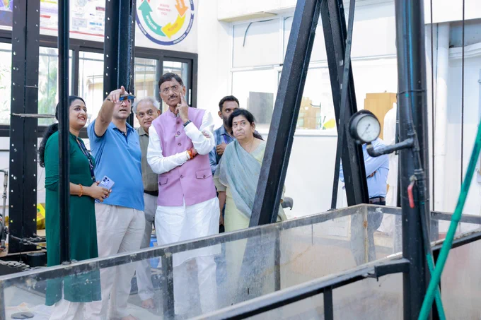 Amrita Vishwa Vidyapeetham welcomed Shri Sanjay Seth, Hon’ble Minister of State for Defence, to the Amritapuri campus on May 8, 2026.

His presence strengthens the dialogue between academia and national service — a core value that defines Amrita’s mission.

#Amrita #Amritapuri
