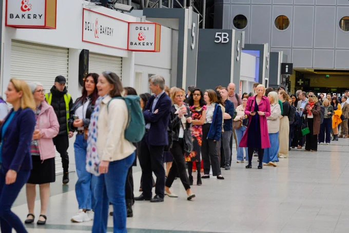 A busy queue at Annual Conference