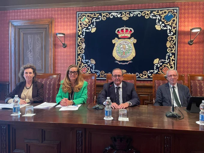 De izda. a dcha.: María del Carmen Gracia, Almudena Castro-Girona, Augusto Ariño y Gonzalo López Ebri.