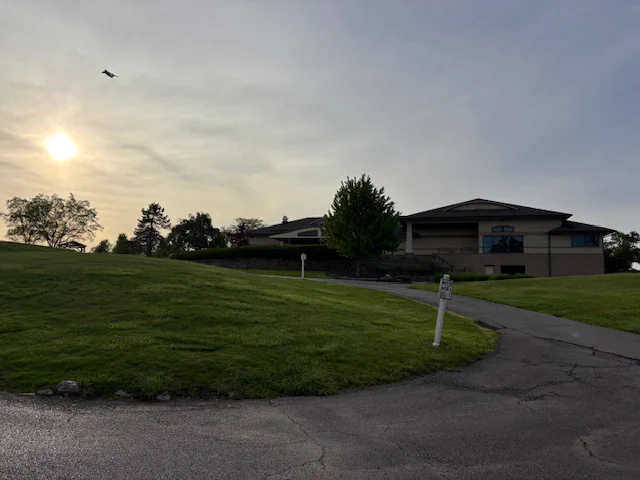 photo of Beavercreek Golf Club clubhouse in the evening