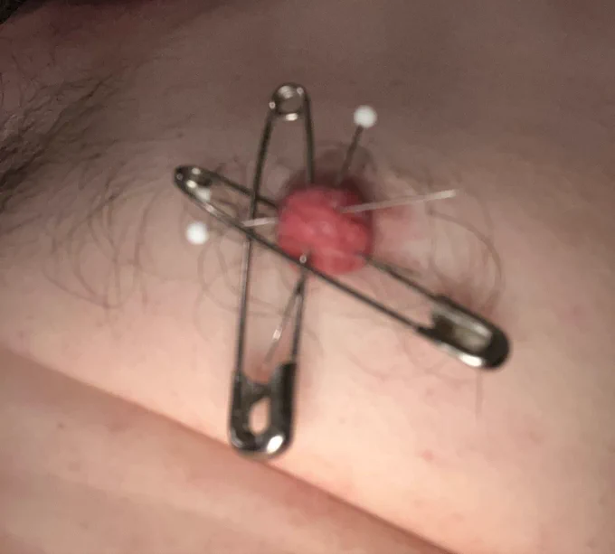 5 nipple play piercings with safety pins and straight pins 

 #PlayPiercing #BodyMod #PiercingPlay #PainAndPleasure #AltLifestyle