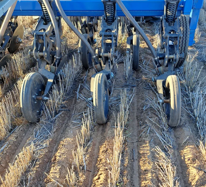 Baseline double disc seeder used in the trial