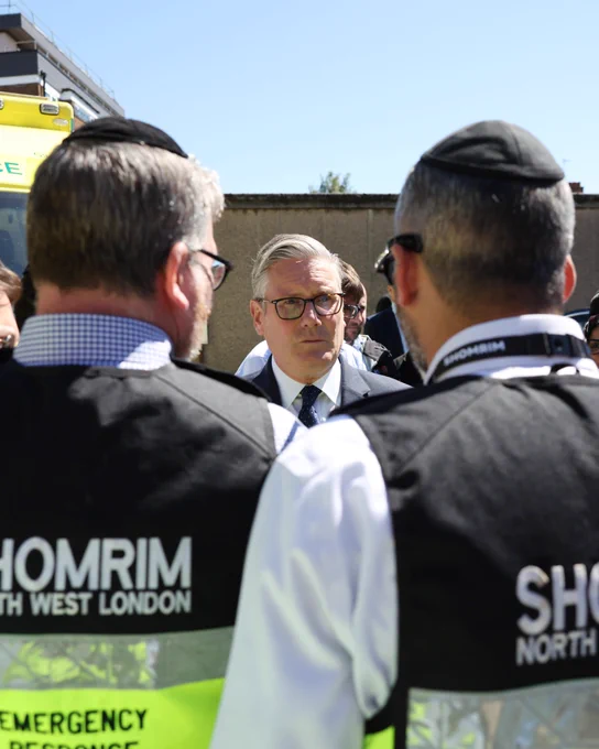 Keir Starmer meets first responders and volunteers in Golders Green.