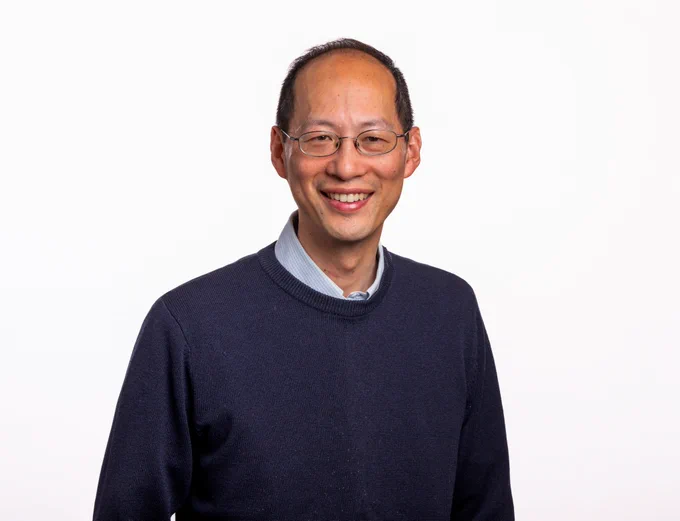Full-color head-and-shoulders image of Chris Chang.