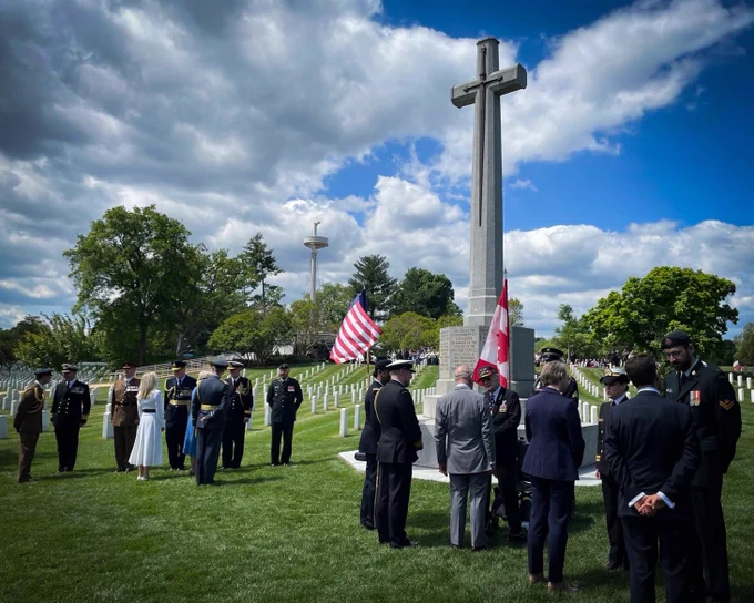 His Majesty the King visited the Canadian Cross of Sacrifice at Arlington National Cemetery in Virginia, USA.