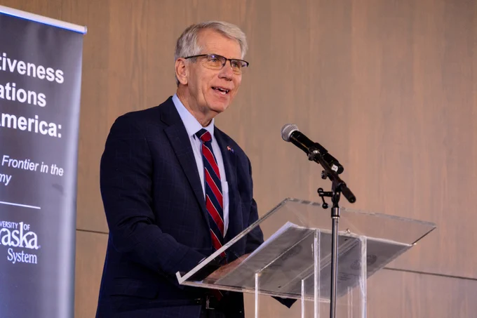 Nebraska Lieutenant Governor Joe Kelly speaks at the podium