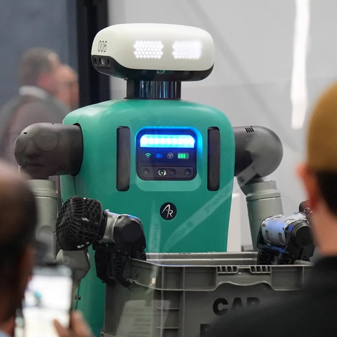 The Future of Manufacturing with Humanoid Technologies