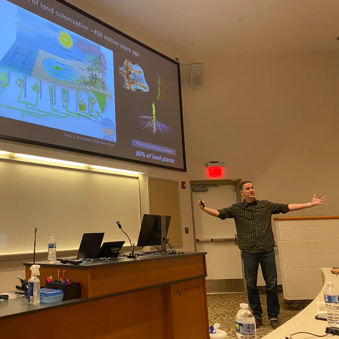 Dr. Francisco Dini-Andreote gives a seminar at the University of Maryland Eastern Shore.