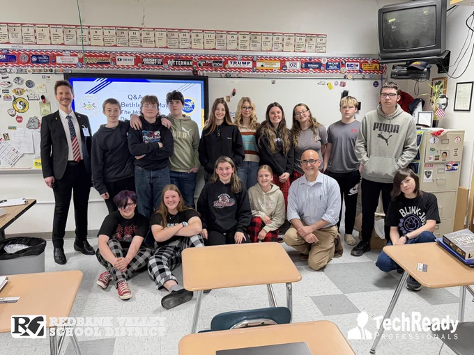 Mayor Gordon Barrows inspires future leaders 🇺🇸📚 Thanks to @DrJHarmon & Redbank Valley High School for 7  yrs of civic engagement! Q&A on real projects 🏗️

#RedbankValley #CivicEngagement #FutureLeaders #NewBethlehem #Civics