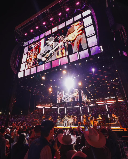 Wide photo of Clemson’s Memorial Stadium as George Strait performs.