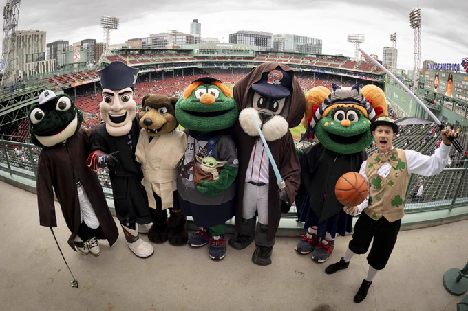 I’m standing with my friends Frog, Pat the Patriot, Blades, Slugger, Tessie and Lucky in the outfield at Fenway during my birthday party! 🥳