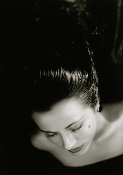 中山岩太《長い髪の女》1933年 ゼラチン・シルバー・プリント 東京都写真美術館蔵