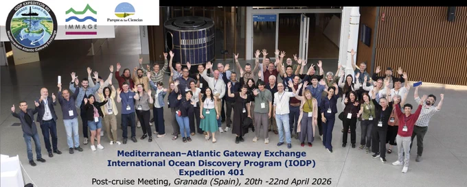  El Postcruise meeting sirve para poner en contacto de nuevo a los científicos que están trabajando con los testigos de sedimento obtenidos durante la campaña (Diciembre 2023-Febrero 2024) y mejorar las interpretaciones desde un punto de vista multidisciplinar.
