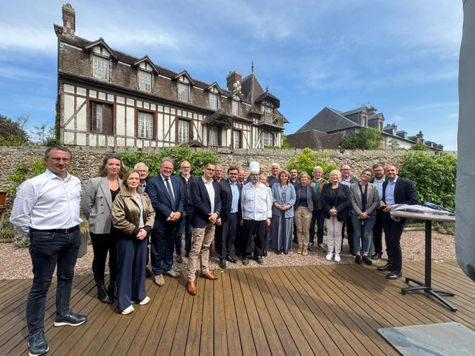 Séminaire des élus Les Centristes de Normandie autour de notre Président Hervé MORIN & de notre Secrétaire Général Thomas ELEXHAUSER. Dans chaque territoire, nous aurons des candidats pour défendre un projet libéral, décentralisateur et profondément ancré dans les réalités locales !