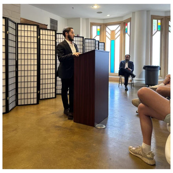 Alexander in Central Texas had the honor of introducing Bondi Beach attack survivor, Leibel Lazaroff, at @UT Chabad in Austin.