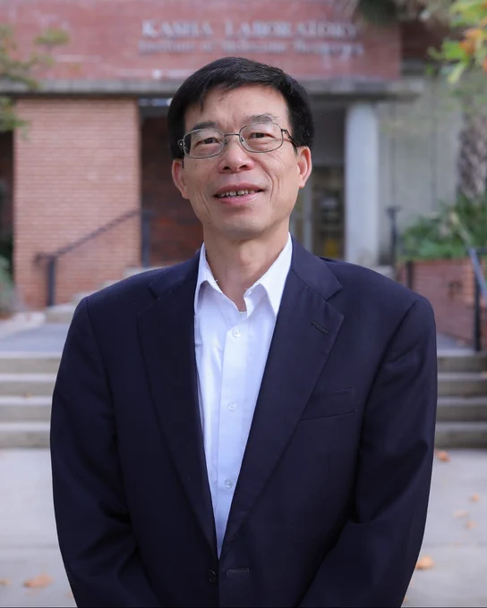 Portrait photo of Yi Zhang.