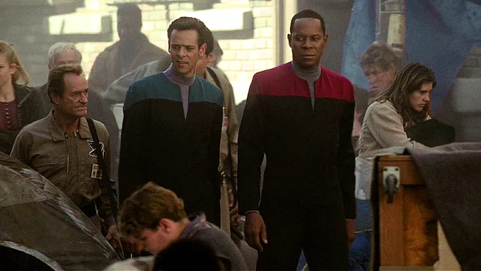 captain-benjamin-sisko-and-dr-julian-bashir-walk-in-san-francisco-in-the-year-2024-in-star-trek-deep-space-nine-past-tense-part-i