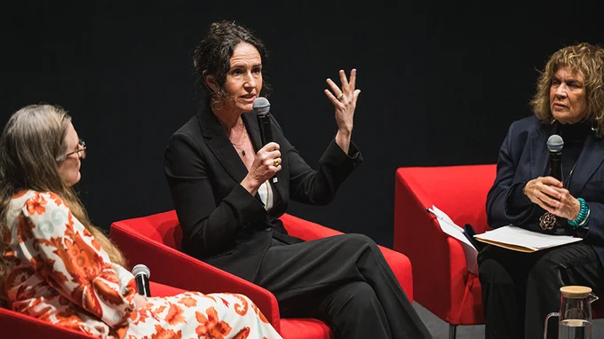 From left to right: Sarah Ruhl, Alan Kanzer Writer-in-Residence at Zuckerman Institute; Daphna Shohamy, Kavli Professor of Brain Science and director/CEO of the Zuckerman Institute; and Carol Becker, professor and dean emerita of School of the Arts at the Lenfest Center for the Arts. Photo by Joel Jares.
