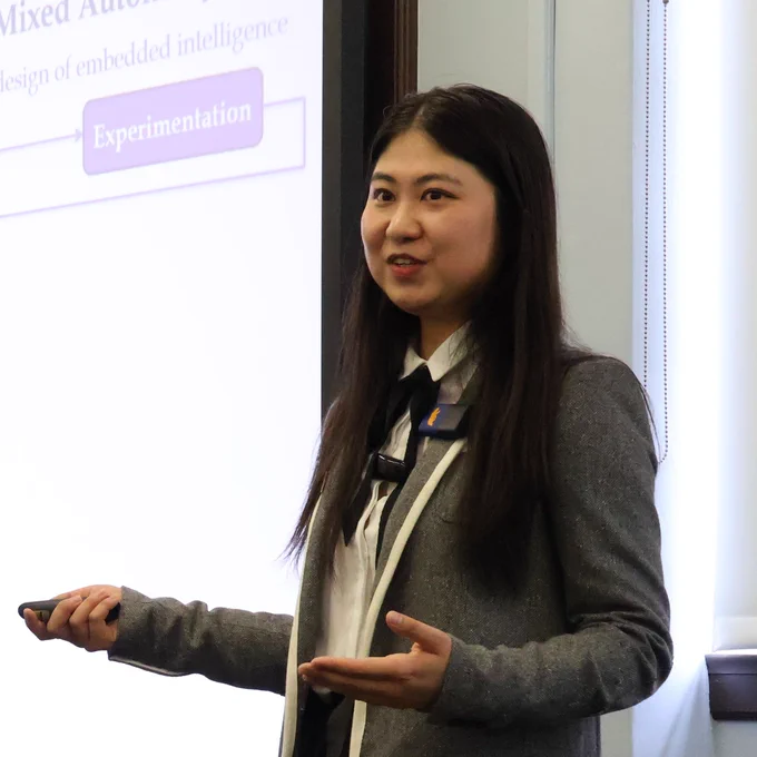 Zhe Fu presents her research