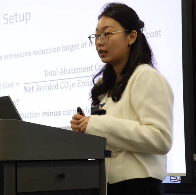 Yati Liu presents her research