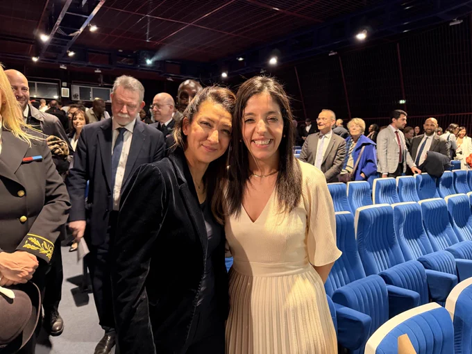 Photo avec la professeure à l’initiative du projet
