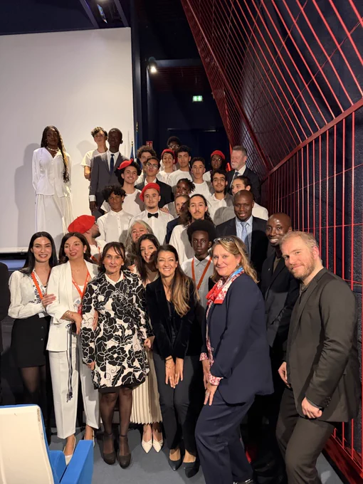 Photo de groupe avec la ministre