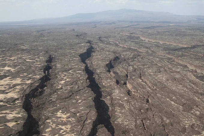 "Manda-Hararo rift, Afar" by DavidMPyle is licensed under CC BY-SA 4.0