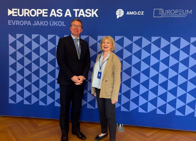 Ambassador Gibbons with Assistant Secretary Jean Carberry.