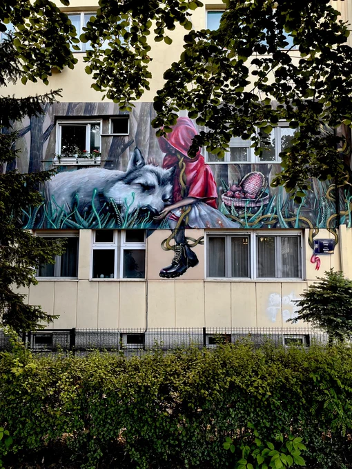 Obsessed with my new hood, Profesorska Kolonija. 
✊
A rare gem 💎in Belgrade/Serbia that breathes anti-fascist heritage and true
social justice.

#ProfesorskaKolonija #Belgrade #serbia #AntiFascist #NeighborhoodVibes #Beograd #heretage