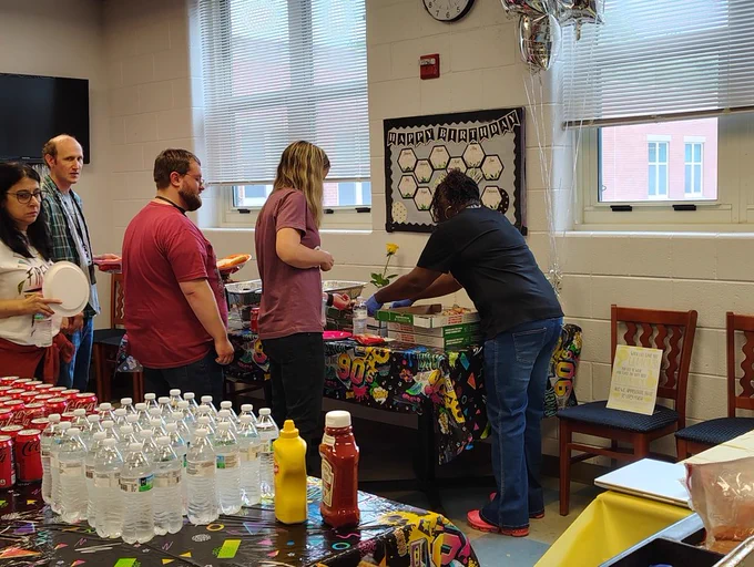 Principal serving food