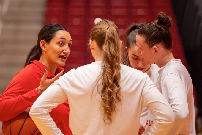Kourtni Stevenson speaking to athletes