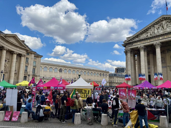Aujourd’hui, vendredi 8 mai 2026 se tient la troisième édition du Village antifasciste, place du Panthéon, de 14h à 19h. Le village rassemble syndicats, collectifs antifascistes et organisations politiques pour s’opposer à la manifestation néonazie du C9M et construire une riposte unitaire face à la montée des extrêmes droites en France et dans le monde. Pas de nazis dans Paris