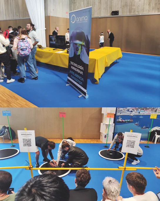 Dos imágenes. En la superior, stand de tecnología inmersiva e inteligencia avanzada con estudiantes y profesionales. En la inferior, estudiantes participan en la competición de minisumos con robots en un tatami circular.