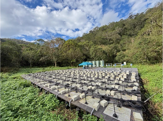 Photo of the current 256-antenna main BURSTT array in Fushan.  From Lin etal (2026).
