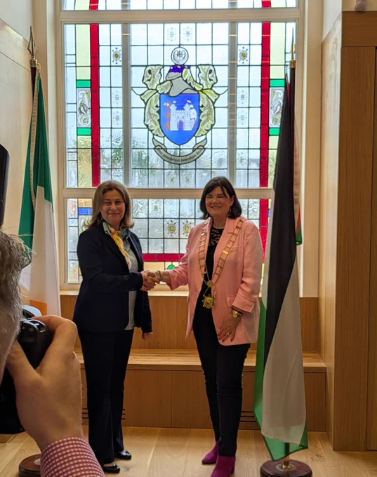 Ambassador Wahba Abdalmajid with Mayor Michelle Hall