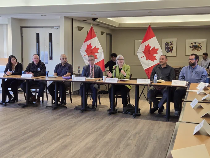 Minister Hajdu speaking with event participants
