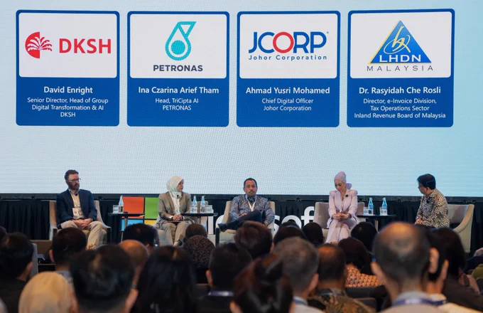 Panel discussion with industry leaders at Microsoft AI Leadership Summit Malaysia.