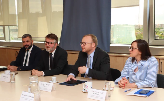 Ivan Lakoš, ravnatelj uprave; Ivan Crnčec, državni tajnik; Mladen Bručić-Matić, ravnatelji uprave; i Vedrana Pranjić Hamarić, sektorska savjetnica