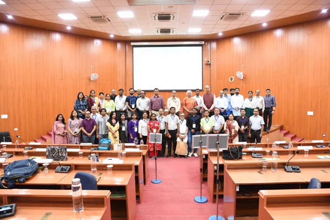 Practical & Interactive Sessions
           After lectures, valedictory session has been chaired by the Chief Guest Dr. Maneesha Upendra Kothekar, Chairperson, National Commission of Indian System of Medicine and Guest of Honour Shri. Pramod Kumar Pathak, Principal Consultant & Retd. Special secretary, Ministry of Ayush and Dr. Raman Mohan Singh, Director, PCIM&H. The certificates along with pen drives which conclude PPT of lectures have been distributed to all the participants.
