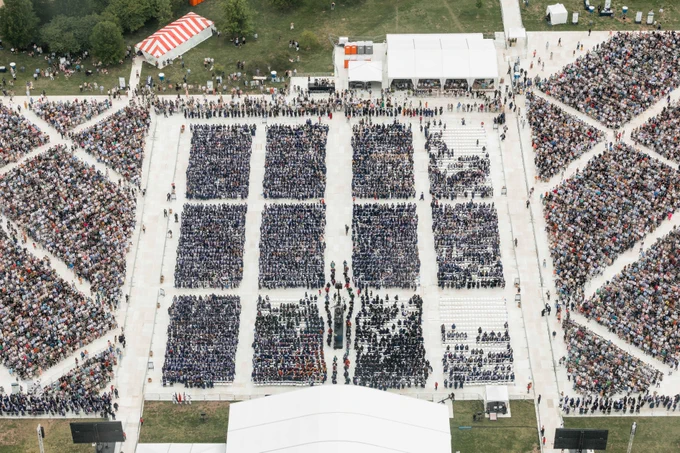 An aerial view of the entire George Washington University Commencement site.