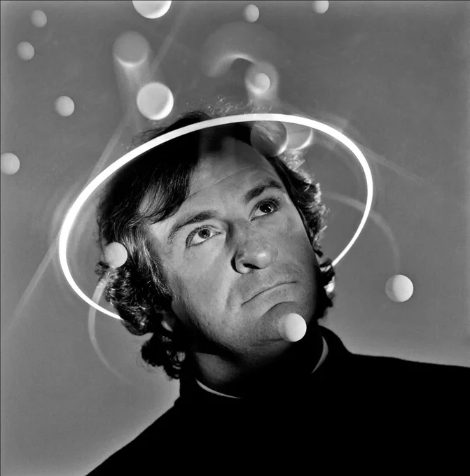 Portrait of author Douglas Adams (copyright) 1986 by Brian Griffin