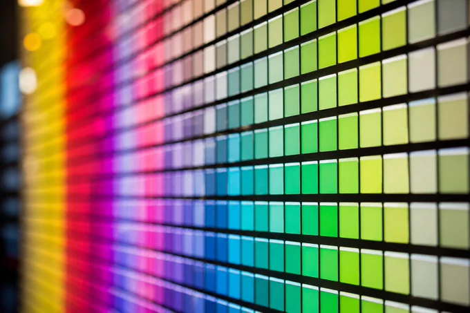 Imagen abstracta que representa la amplia variedad de tonalidades de una paleta de color.