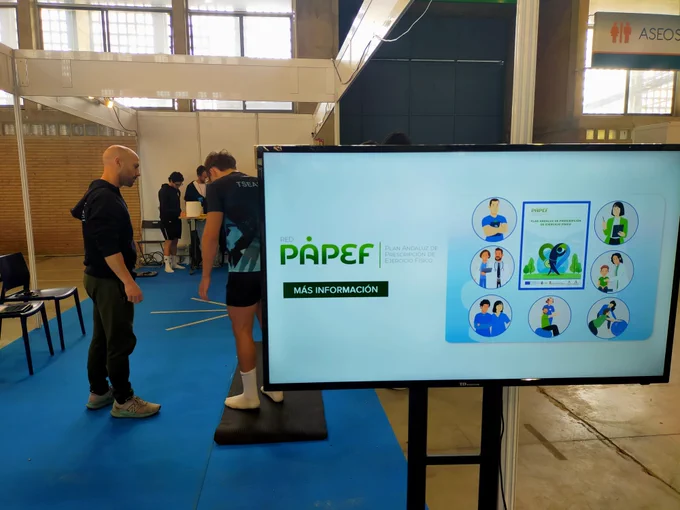  🏃‍♀️El Plan Andaluz de Prescripción de Ejercicio Físico (#PAPEF), coordinado por el Centro Andaluz de Medicina del Deporte (#CAMD) junto a los centros de atención primaria del Sistema Sanitario Público de Andalucía, sigue creciendo como herramienta para mejorar la salud de la ciudadanía a través de la actividad física.

🏃 Desde su puesta en marcha, 1.231 personas usuarias de Andalucía han sido derivadas por profesionales de medicina de familia y enfermería comunitaria para desarrollar planes individualizados de ejercicio físico en las Unidades Activas de Ejercicio Físico (UAEFs).

💪Actualmente, Andalucía cuenta con 30 UAEFs distribuidas en municipios de las 8 provincias andaluzas y con el trabajo de 92 educadores físico-deportivos que acompañan y orientan a las personas usuarias para mejorar su condición física y su salud. 💚