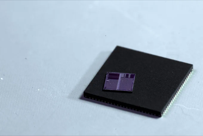 Silicon chip onto of a QFN package