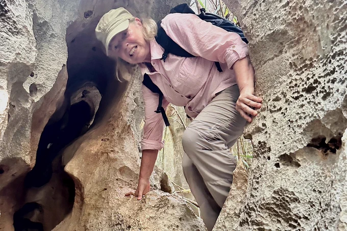 https://experiencedtraveller.com/my-story/looking-for-lemurs-in-madagascar - 
Happy memories of #madagascar and negotiating the #karstlandscape of #TsingydeBemarahaNationalPark while looking for #lemurs also caught a rare sighting of the #fossa the lemurs only predator @visit_madagascar @madagascar_lemurs @ZazamalalaFoundation 